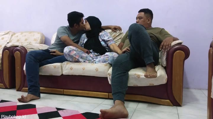 Terpaksa Melayani 2 Om Om Muka Sange